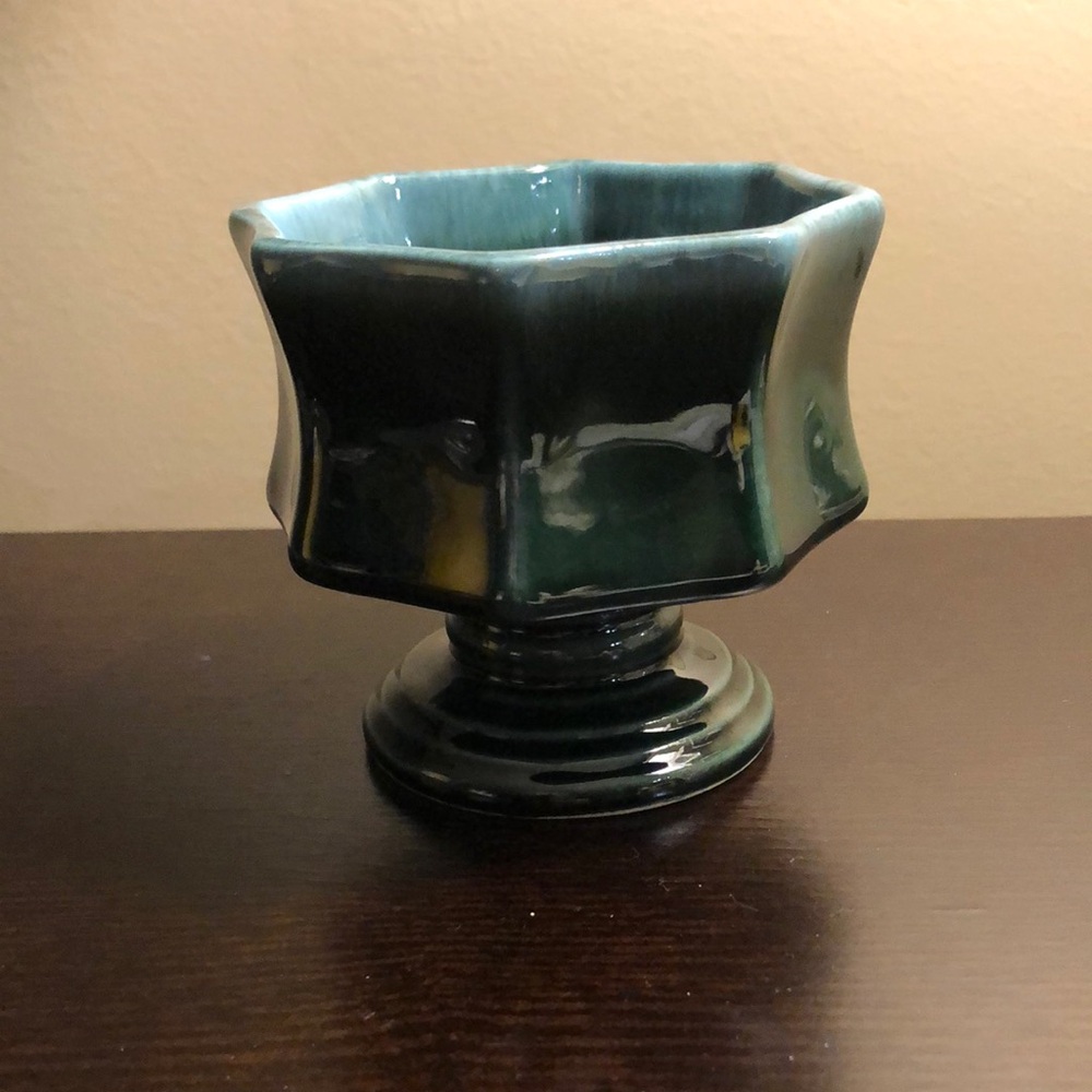 Hull Usa F3 Hexagon Pedestal Vase